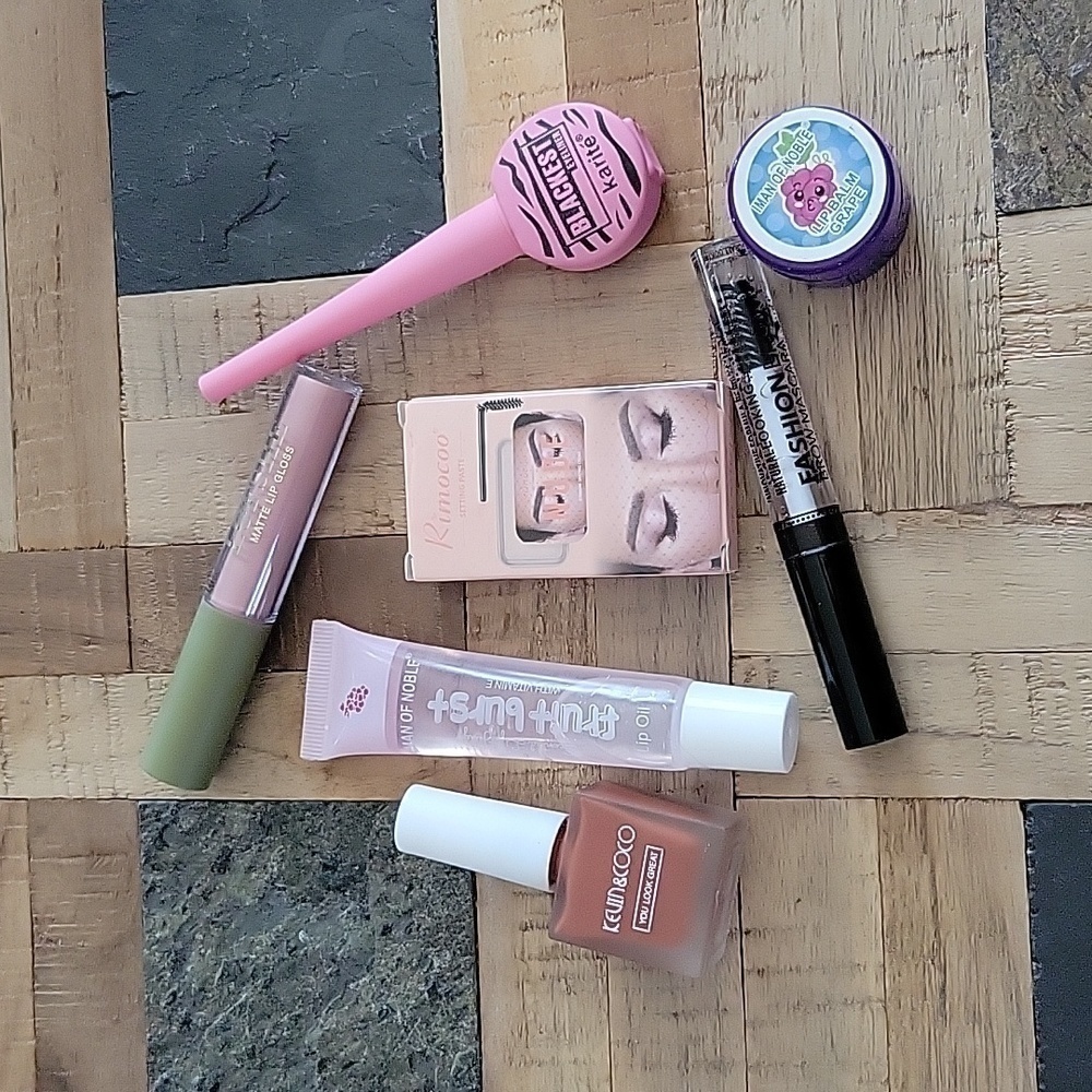 7 Piece Makeup Bundle